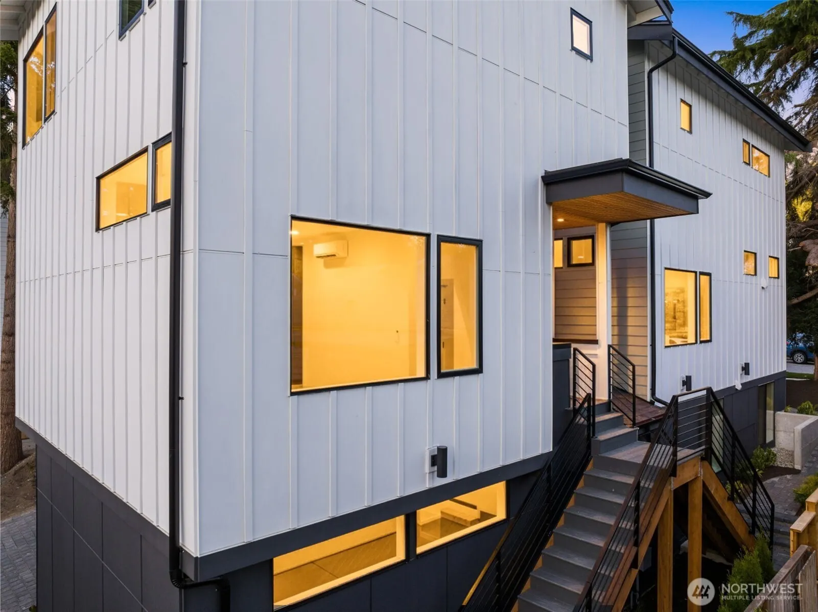 7335 21st Avenue NE #B, Seattle, WA 98115