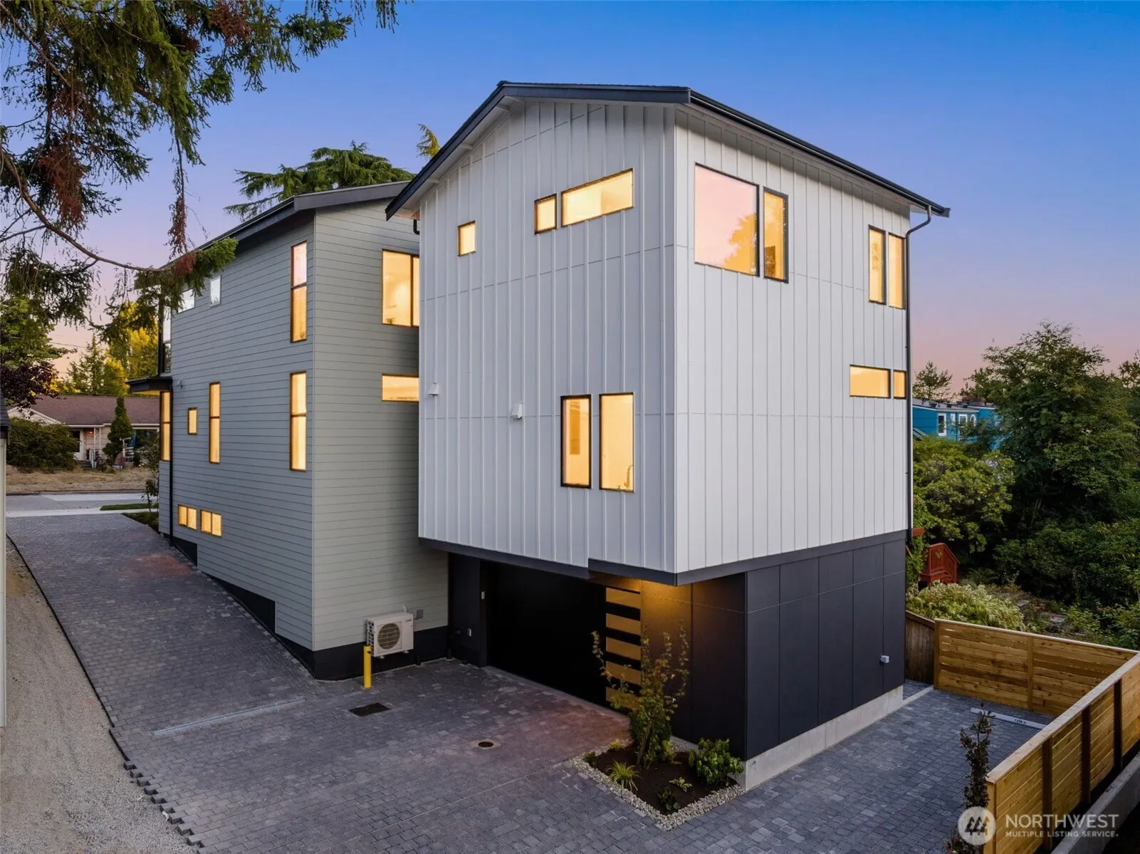 7335 21st Avenue NE #B, Seattle, WA 98115