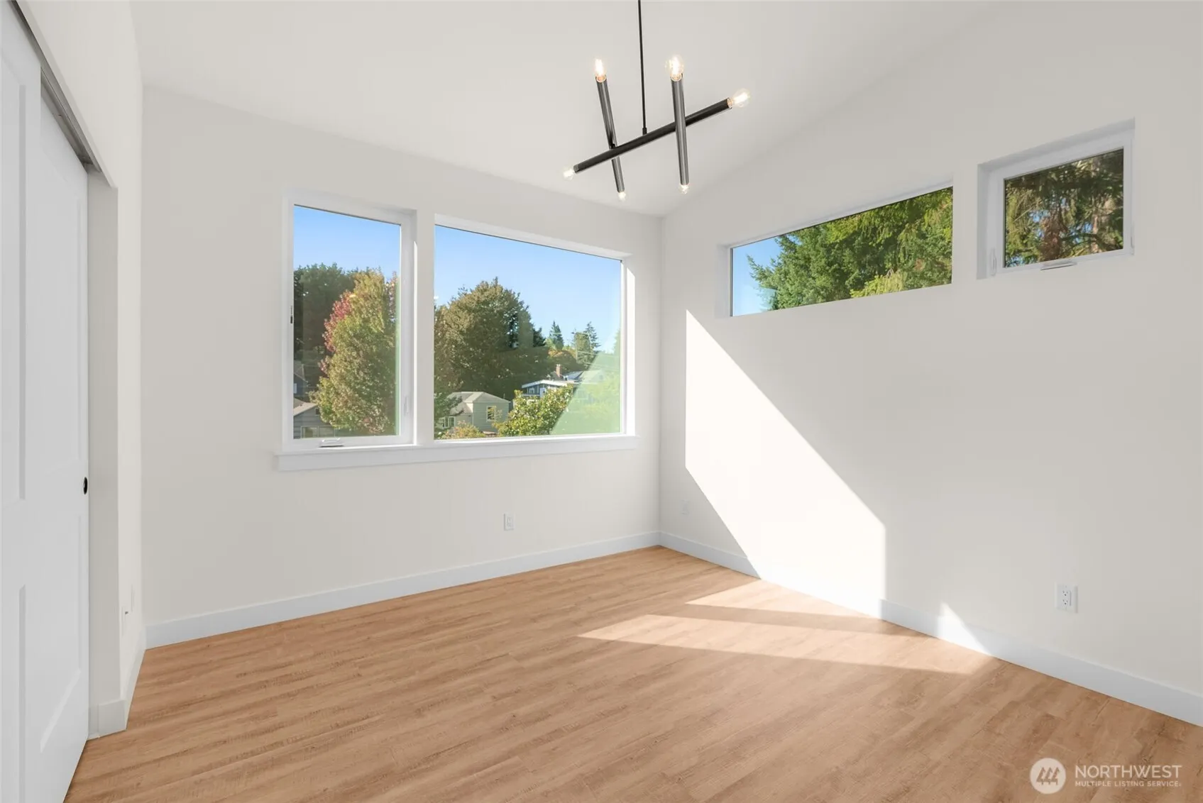 7335 21st Avenue NE #B, Seattle, WA 98115
