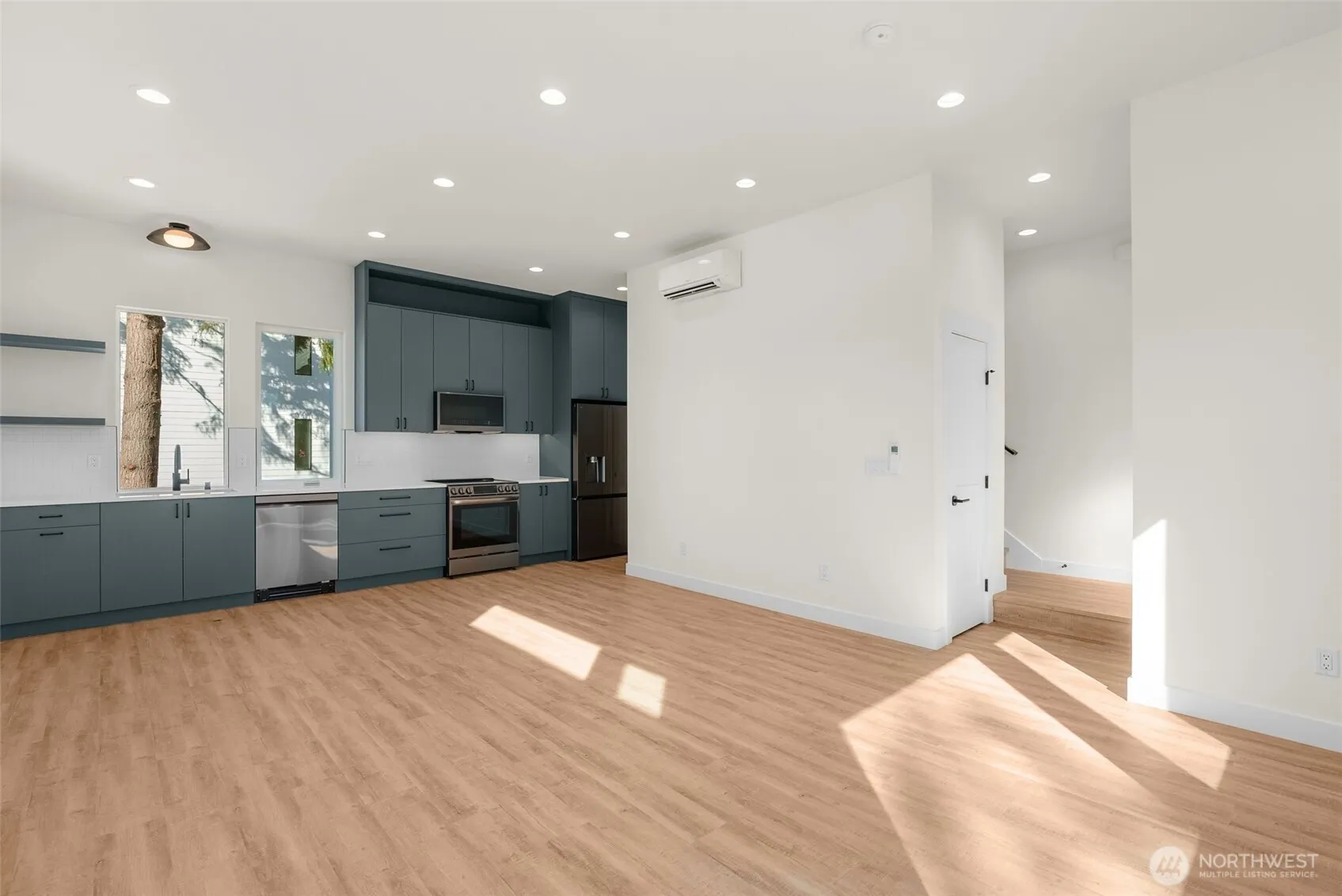 7335 21st Avenue NE #B, Seattle, WA 98115