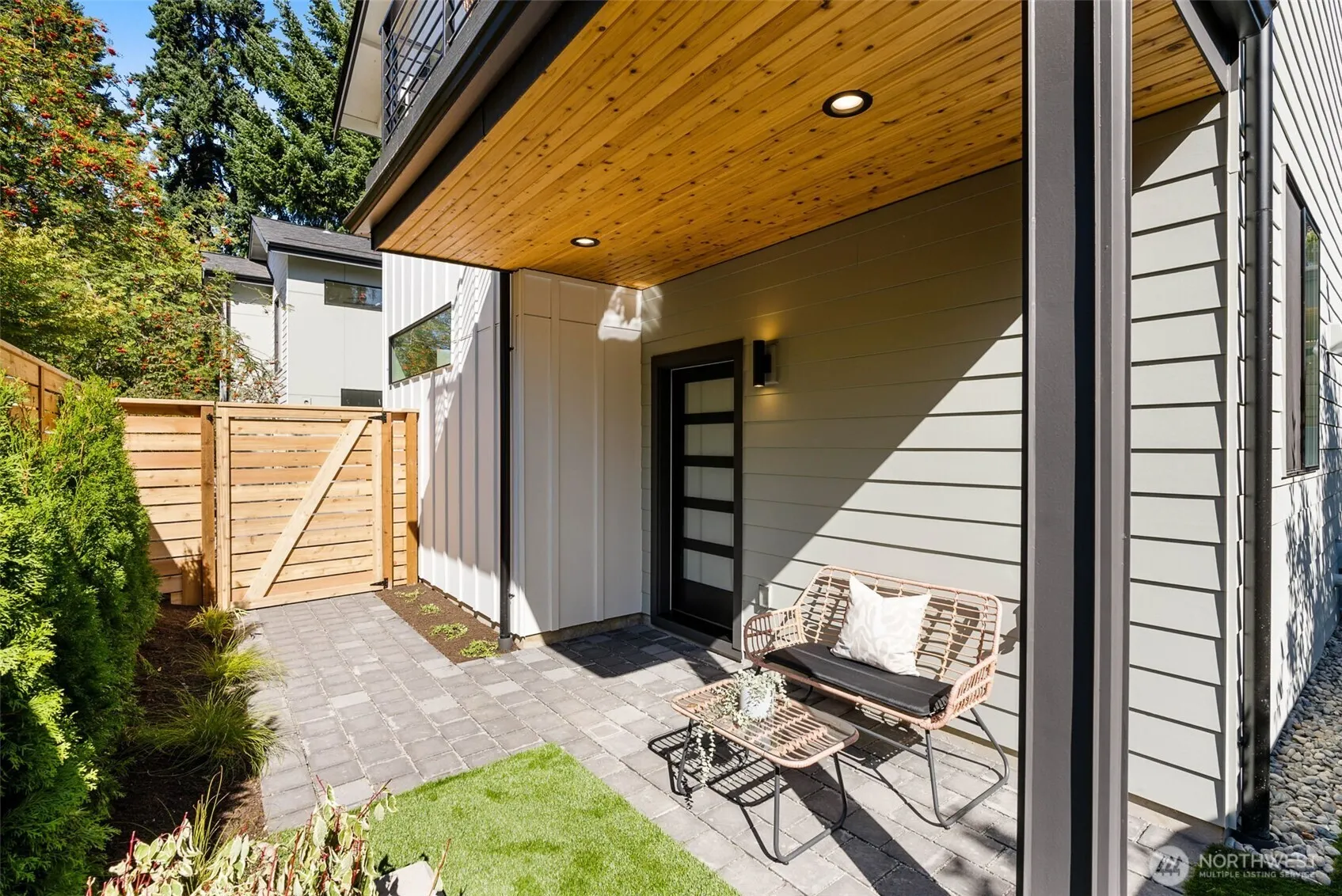 7337 21st Avenue NE, Seattle, WA 98115