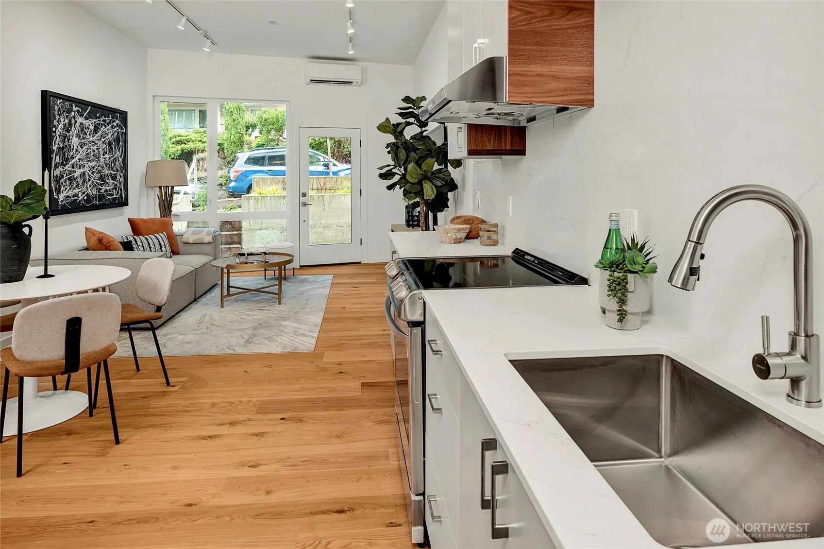 627 13th Avenue E, Seattle, WA 98102