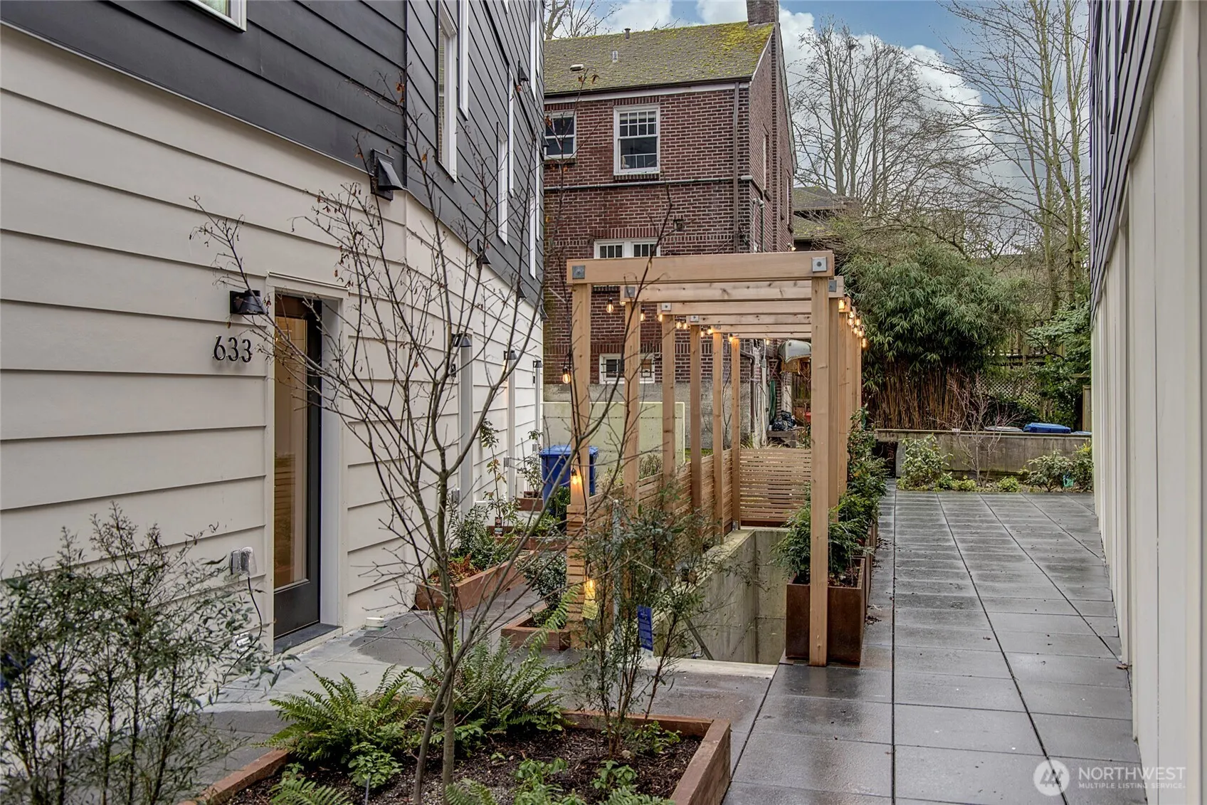 627 13th Avenue E, Seattle, WA 98102