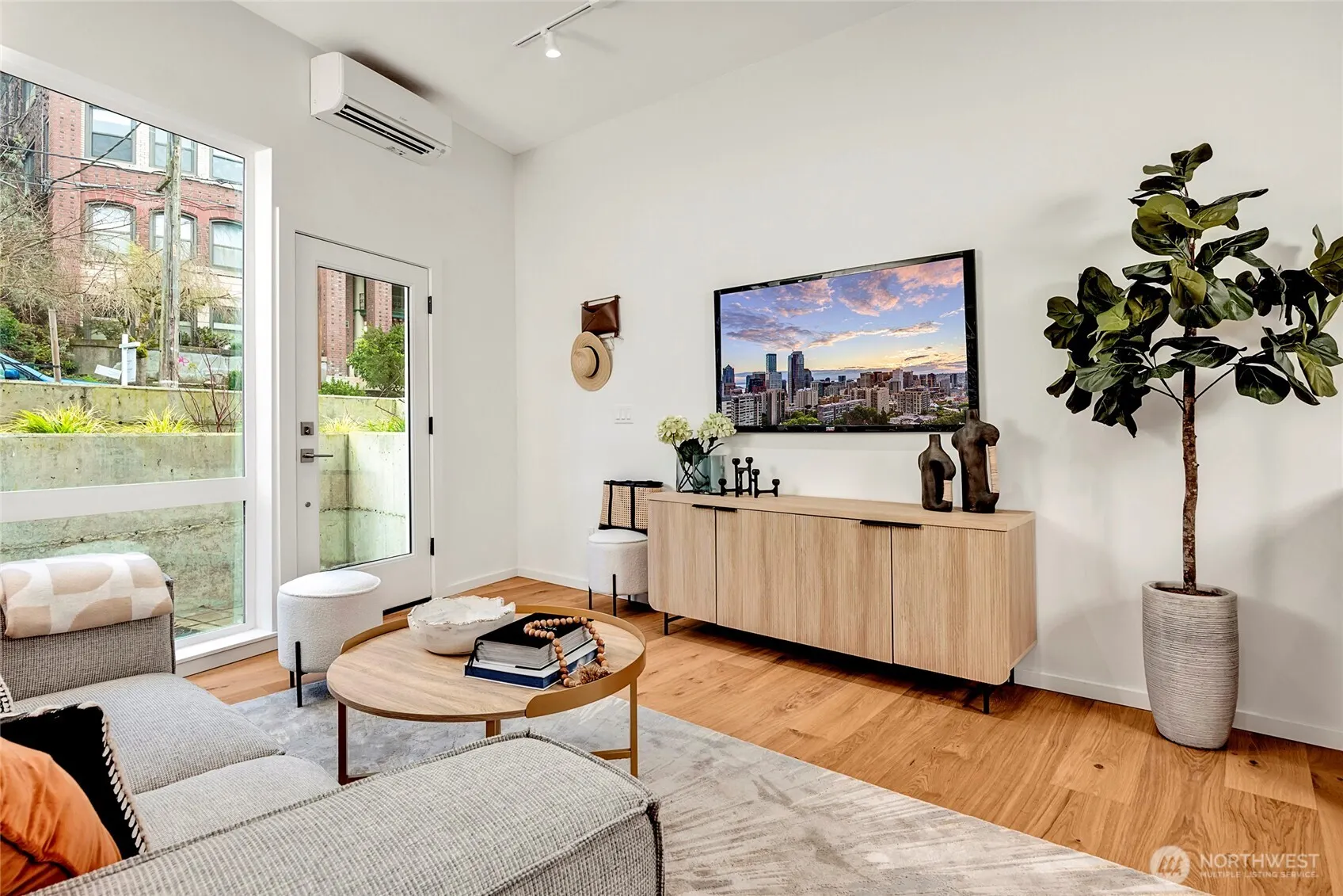 627 13th Avenue E, Seattle, WA 98102