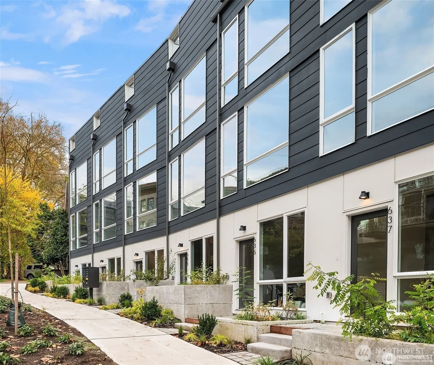 627 13th Avenue E, Seattle, WA 98102