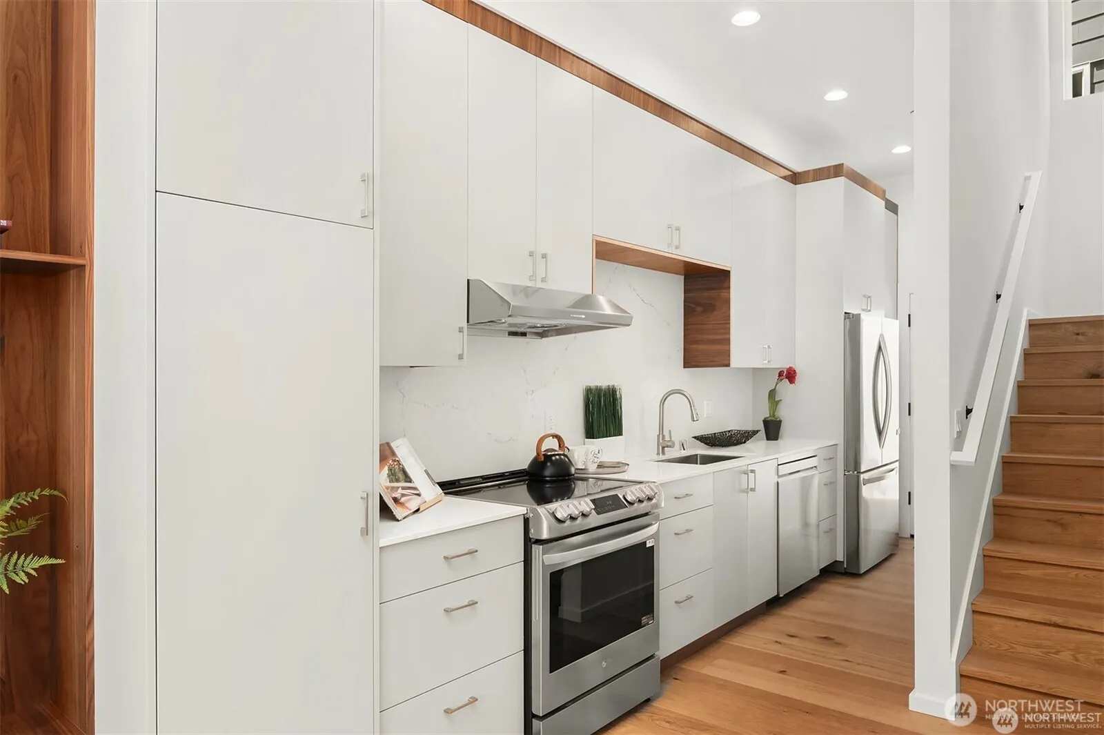 631 13th Avenue E, Seattle, WA 98102