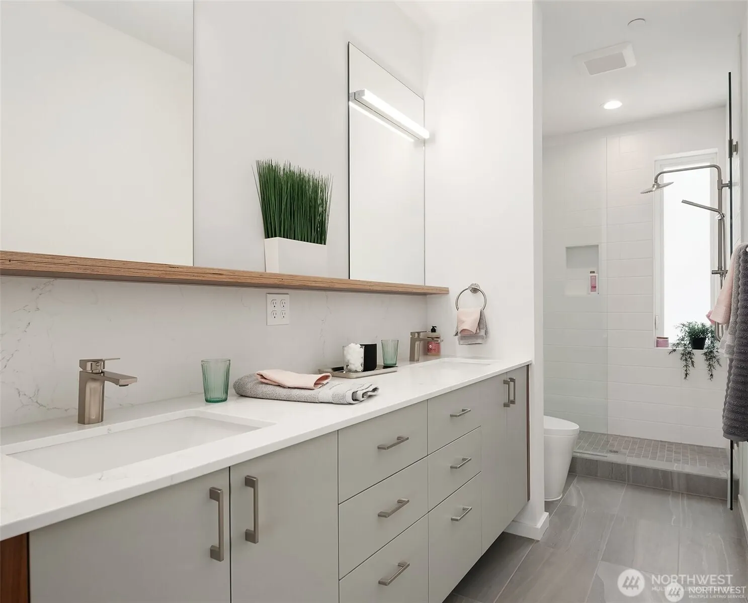 631 13th Avenue E, Seattle, WA 98102
