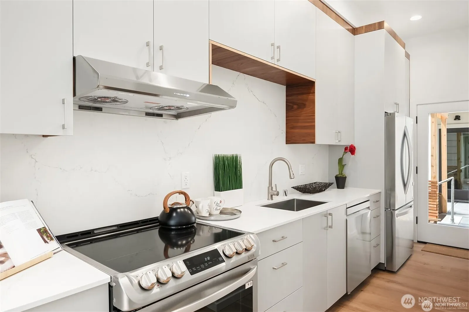 631 13th Avenue E, Seattle, WA 98102