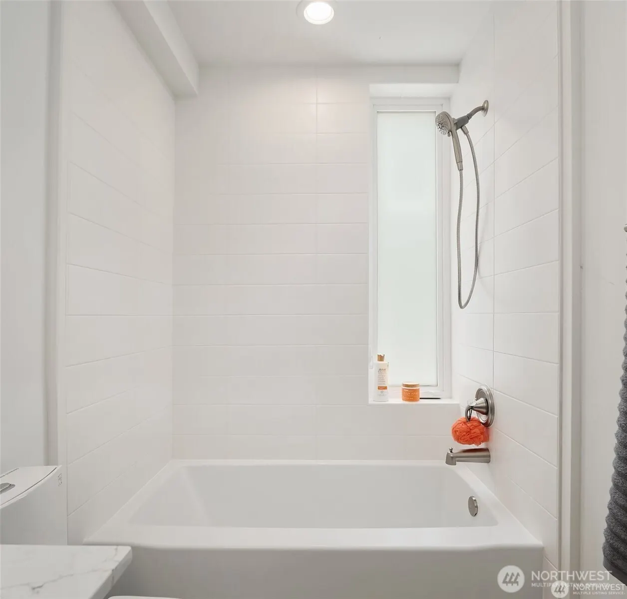 631 13th Avenue E, Seattle, WA 98102