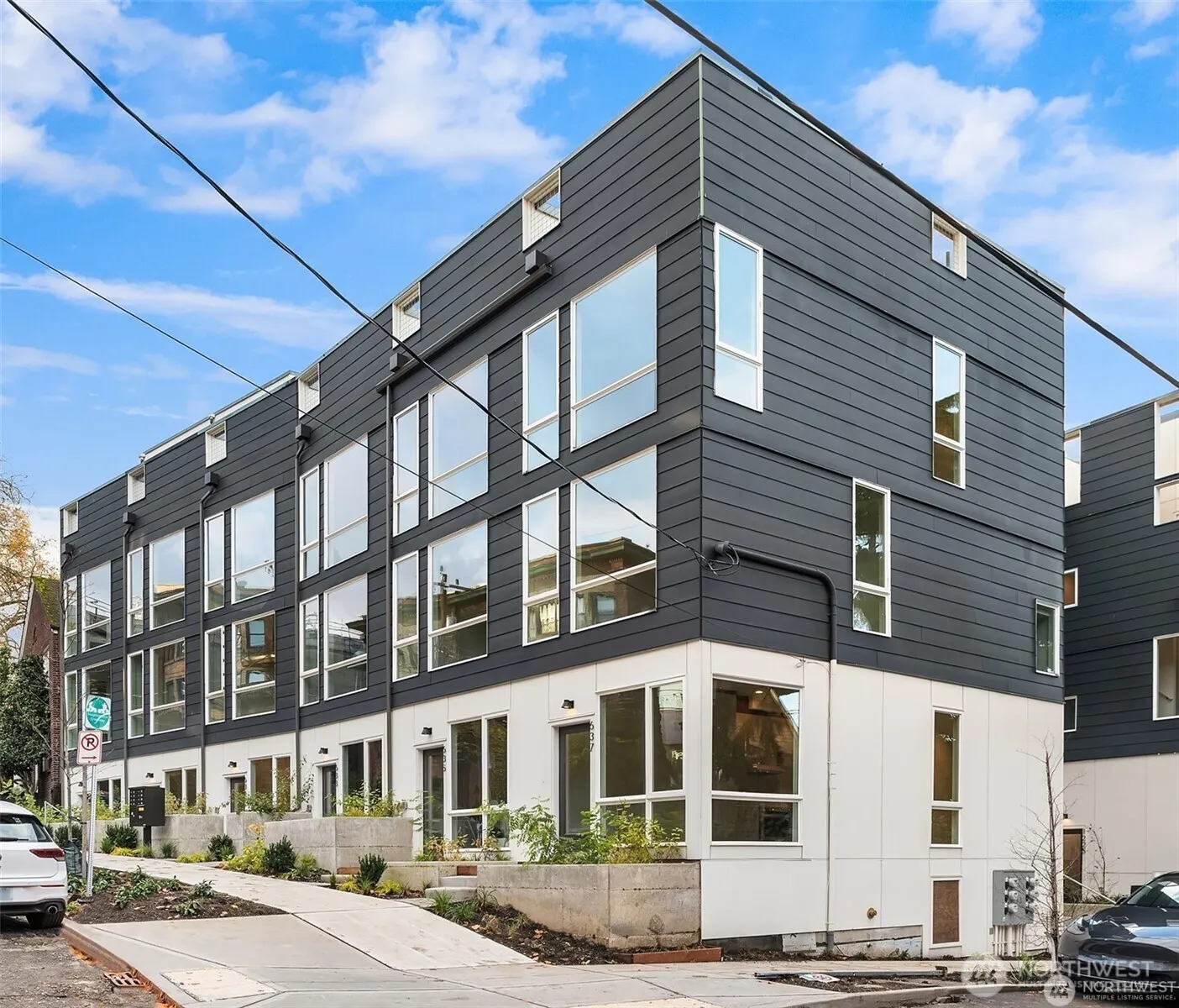631 13th Avenue E, Seattle, WA 98102