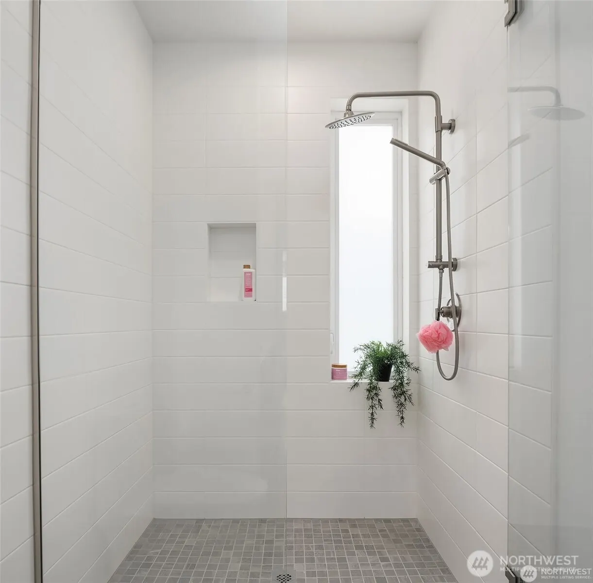 631 13th Avenue E, Seattle, WA 98102