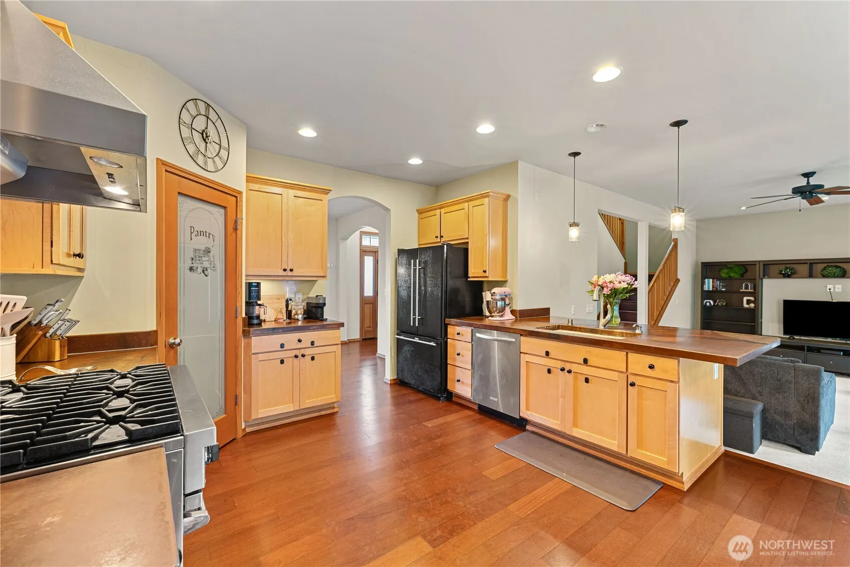 9301 53rd Avenue S, Seattle, WA 98118