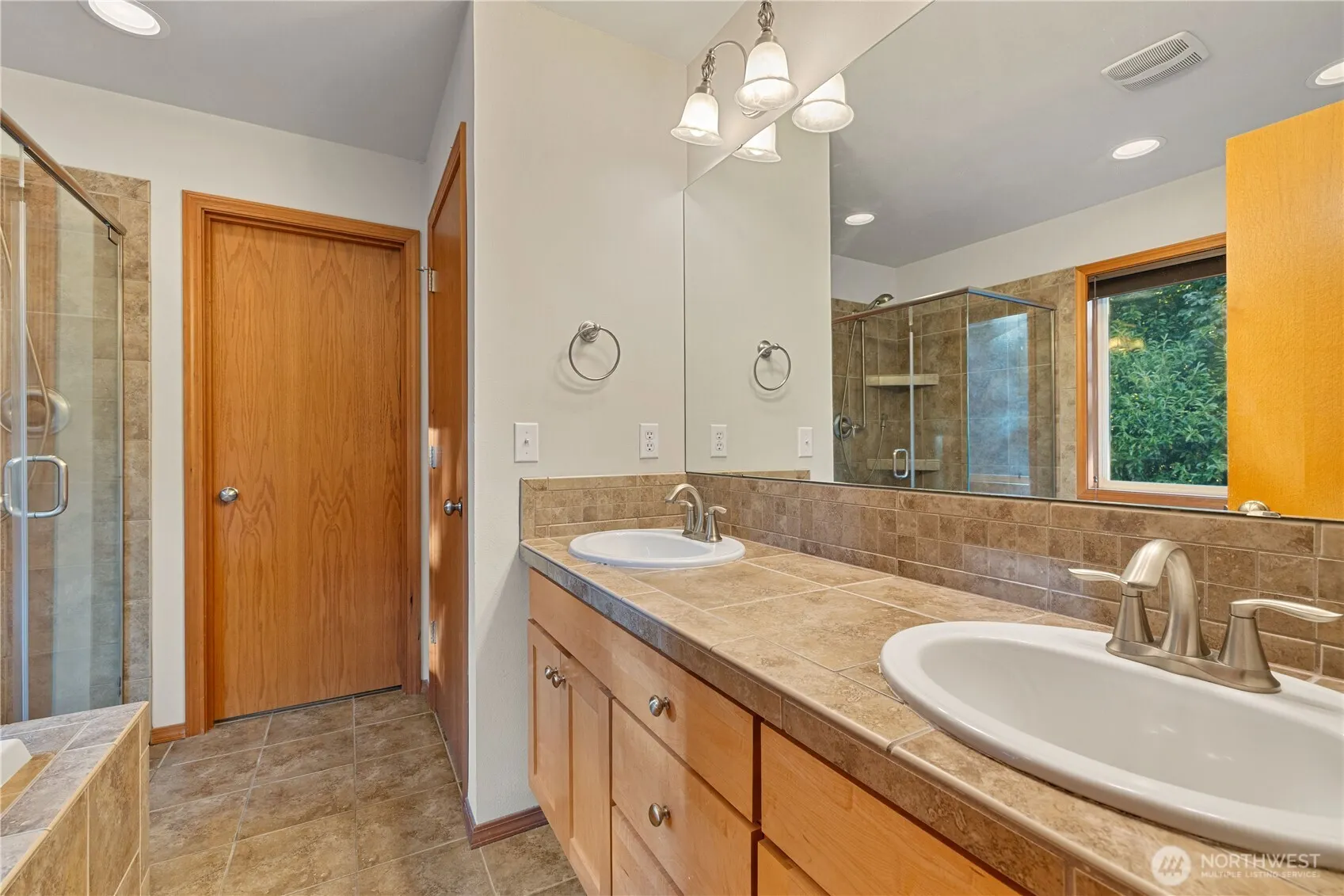 9301 53rd Avenue S, Seattle, WA 98118