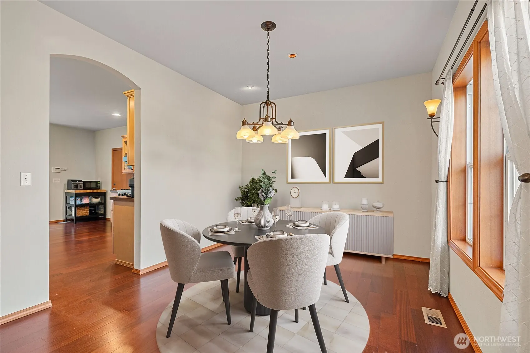 9301 53rd Avenue S, Seattle, WA 98118