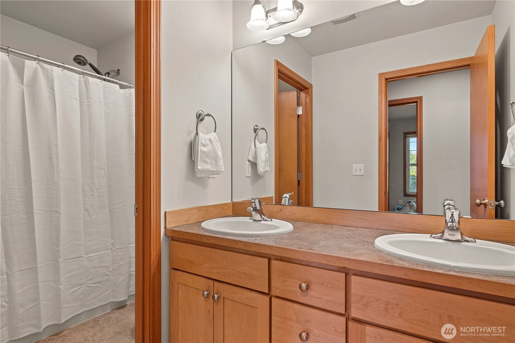 9301 53rd Avenue S, Seattle, WA 98118