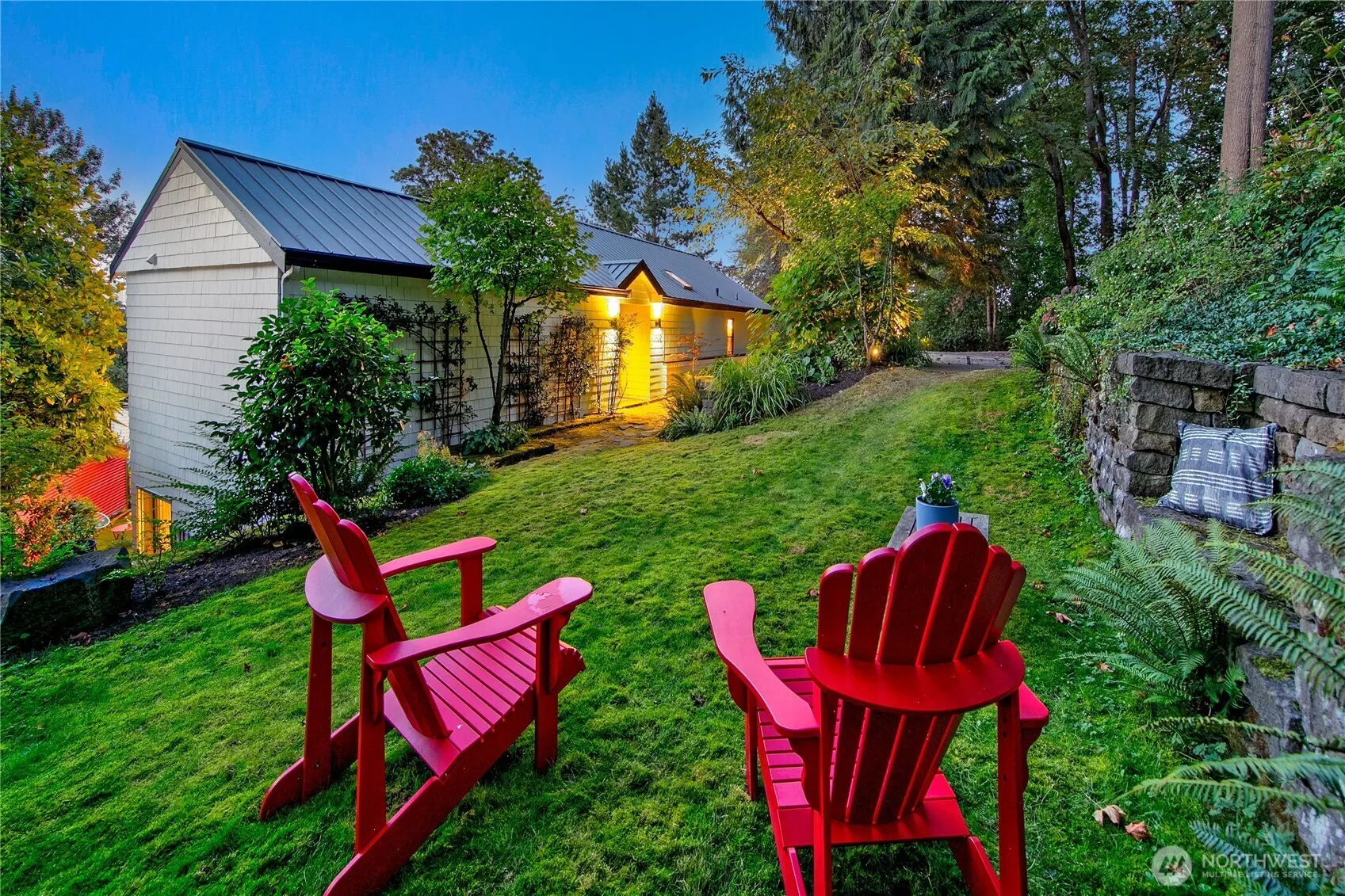 1522 E Interlaken Boulevard , Seattle, WA 98112