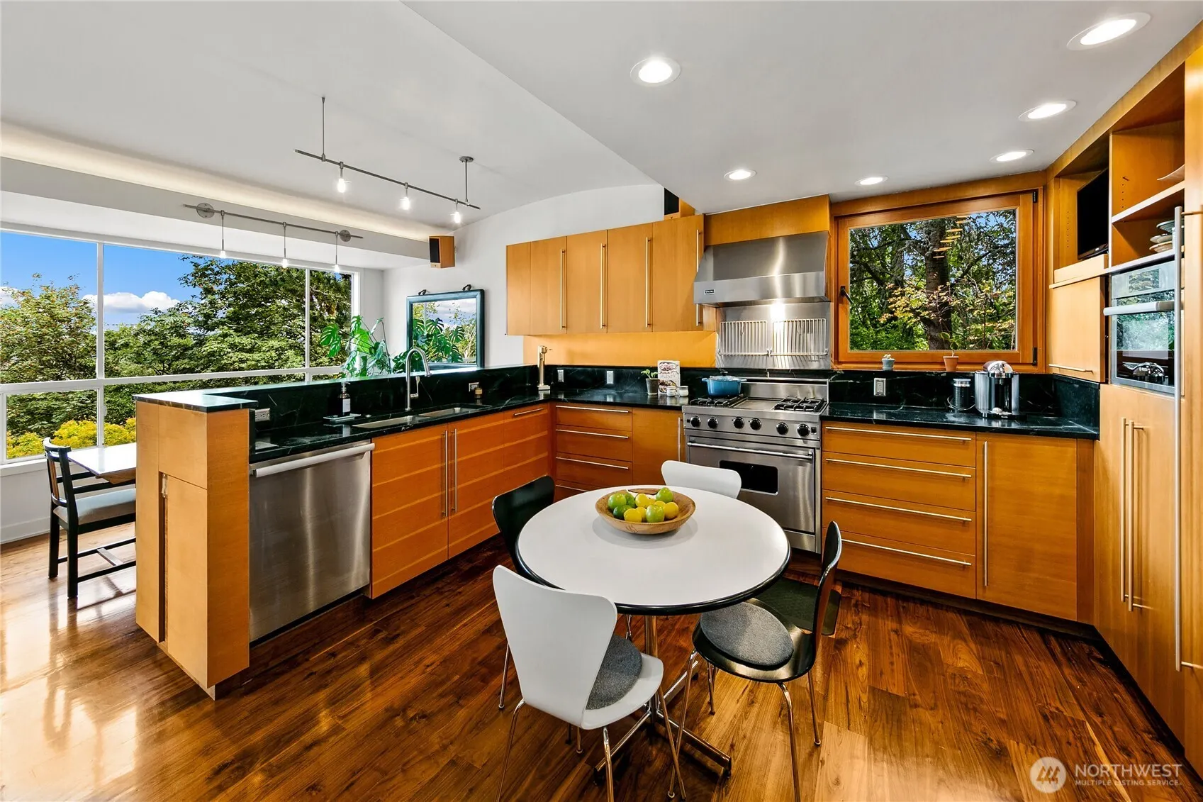 1522 E Interlaken Boulevard , Seattle, WA 98112