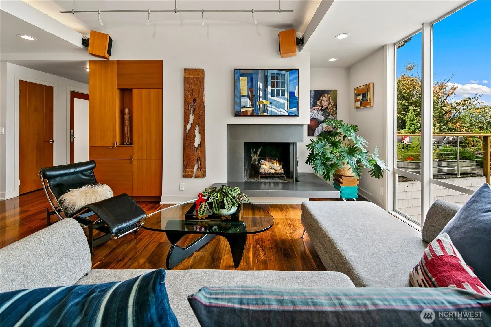 1522 E Interlaken Boulevard , Seattle, WA 98112