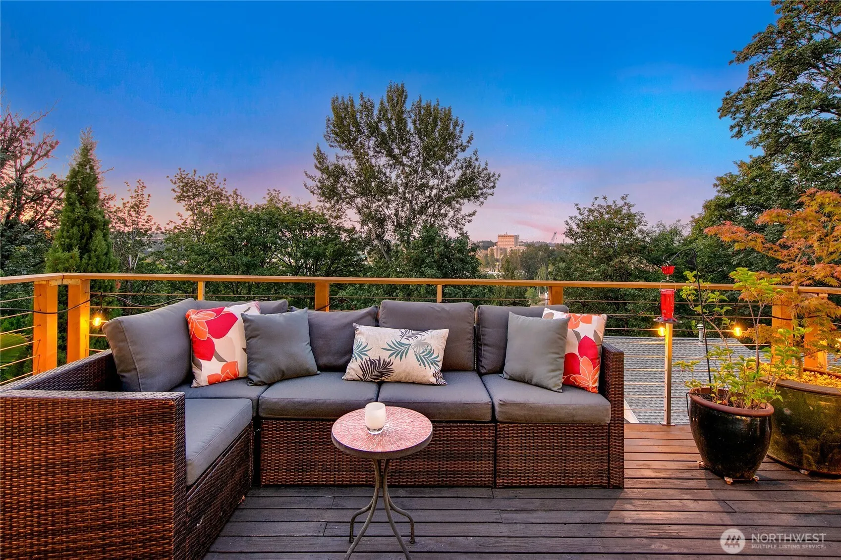1522 E Interlaken Boulevard , Seattle, WA 98112
