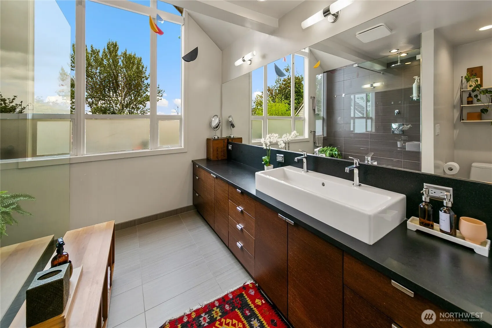 1522 E Interlaken Boulevard , Seattle, WA 98112