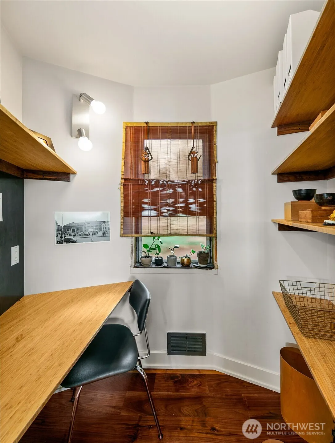 1522 E Interlaken Boulevard , Seattle, WA 98112