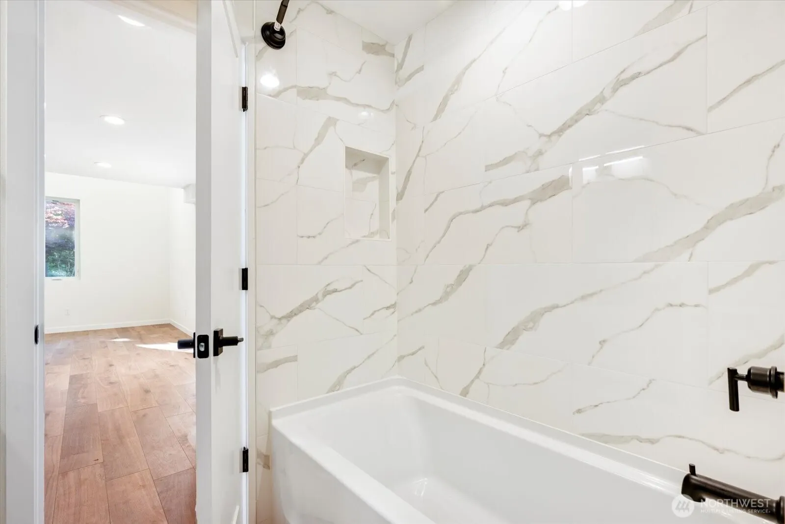 6440 139th Place NE #1, Redmond, WA 98052