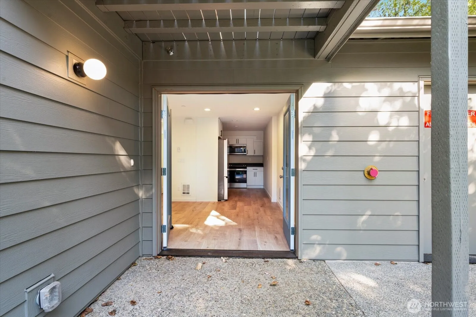 6440 139th Place NE #1, Redmond, WA 98052