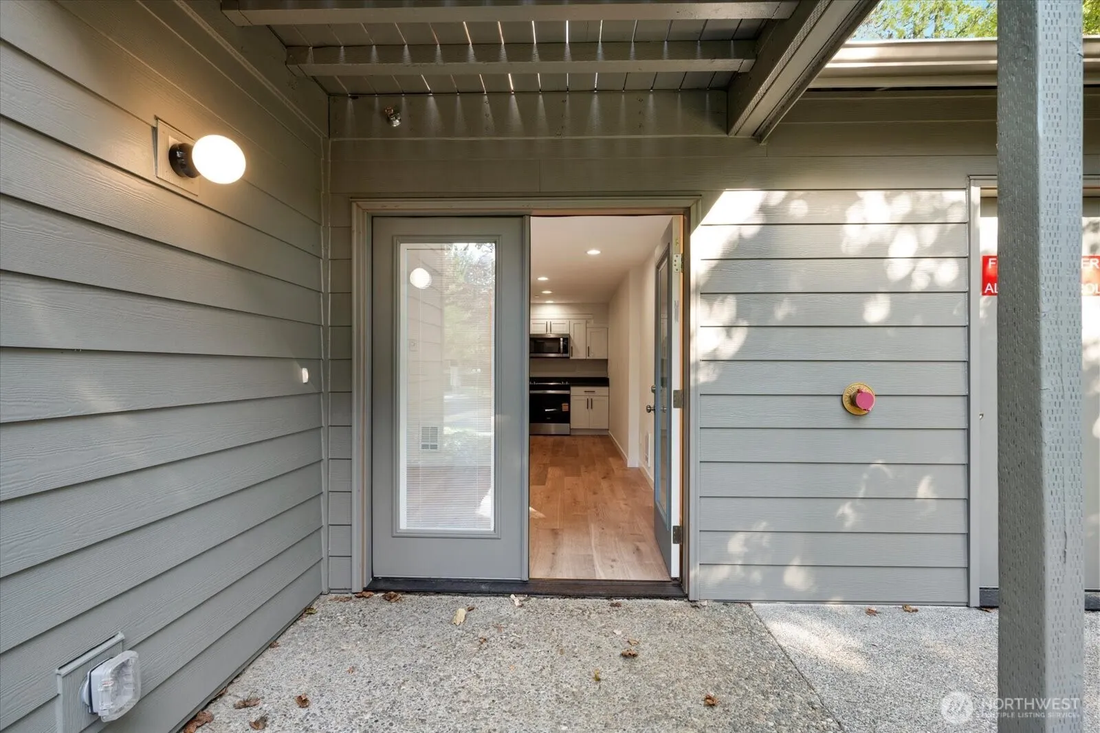 6440 139th Place NE #1, Redmond, WA 98052