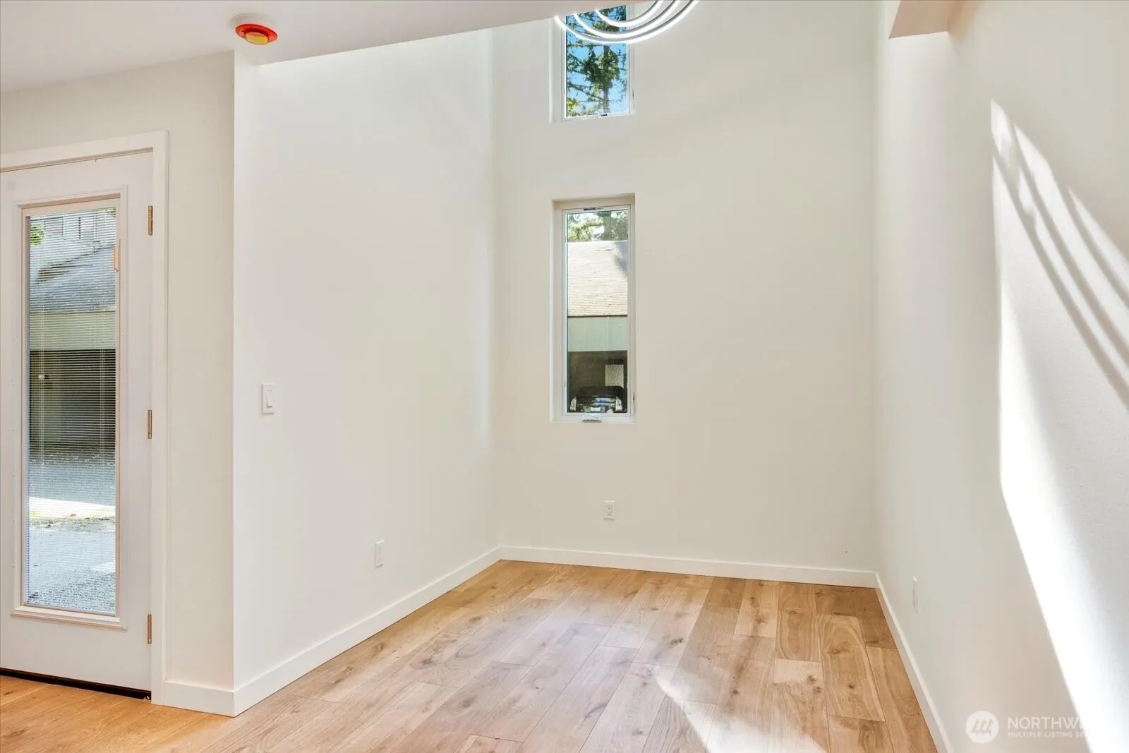 6440 139th Place NE #1, Redmond, WA 98052