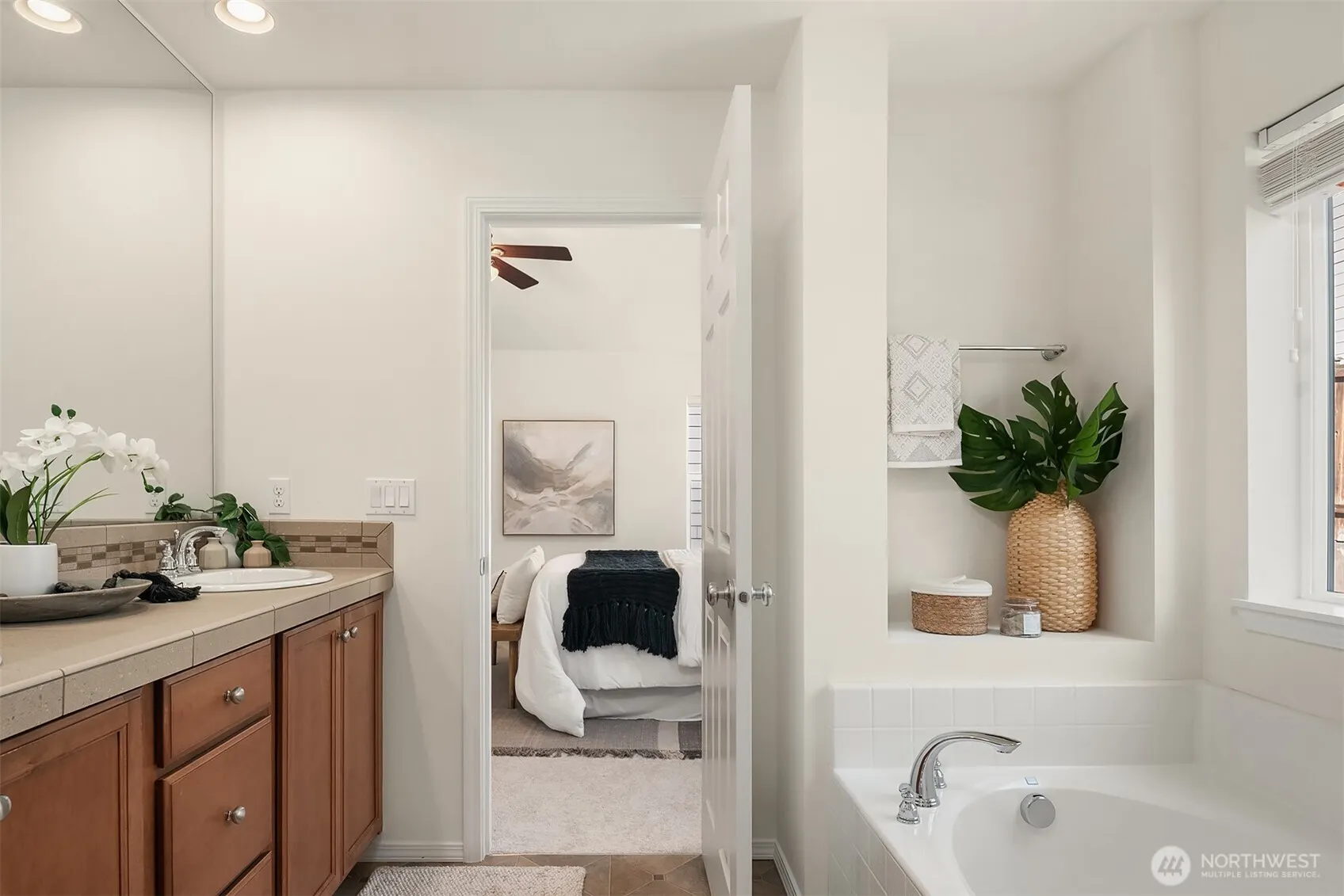 22905 41st Avenue SE, Bothell, WA 98021-9090
