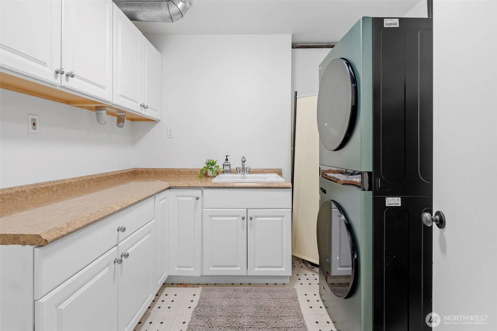 3050 241st Avenue SE, Sammamish, WA 98075