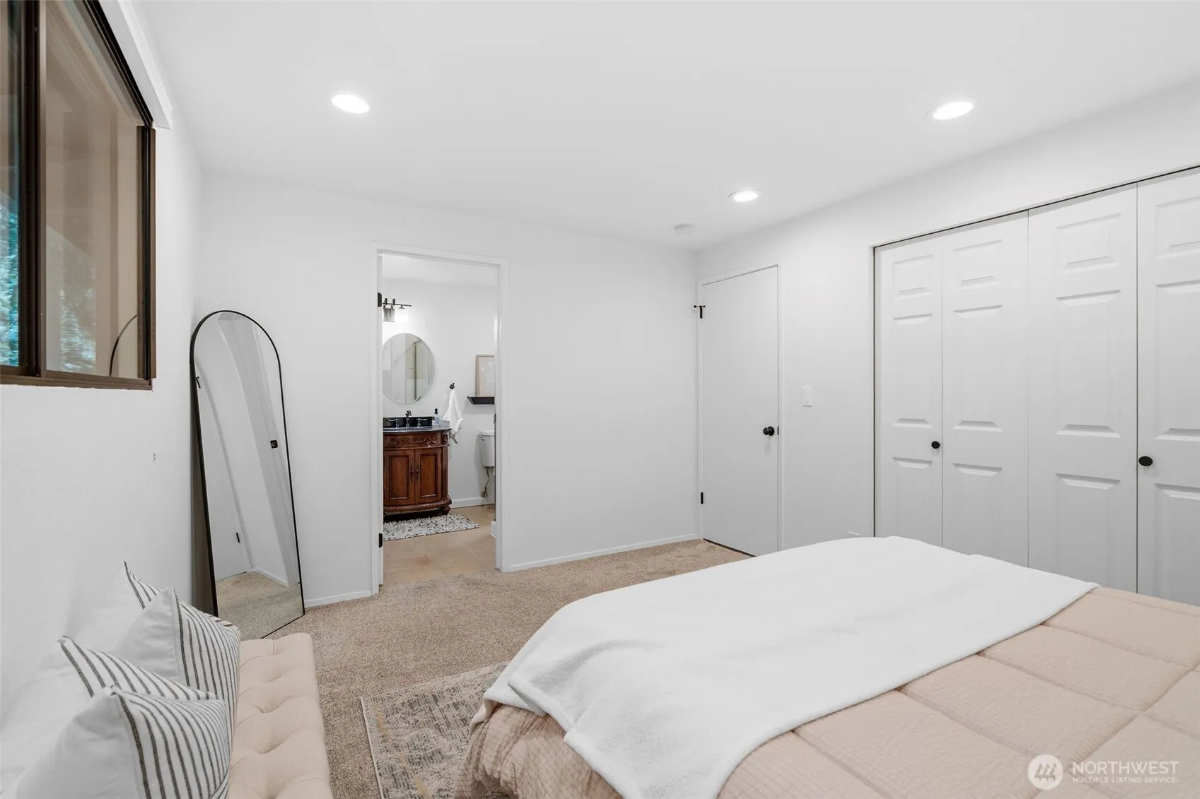 3050 241st Avenue SE, Sammamish, WA 98075
