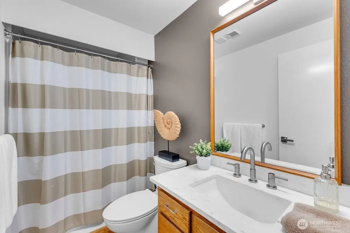1805 Village Green Drive #14, Mill Creek, WA 98012