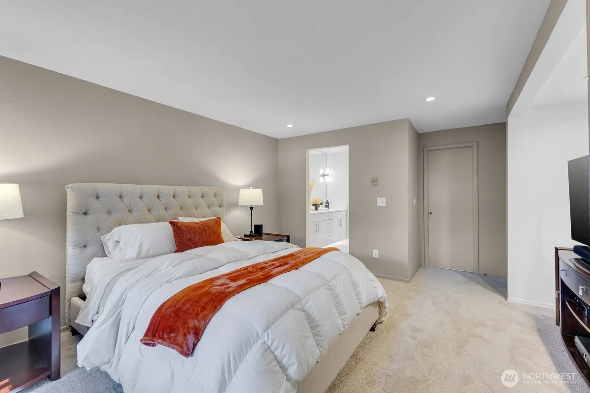 1805 Village Green Drive #14, Mill Creek, WA 98012