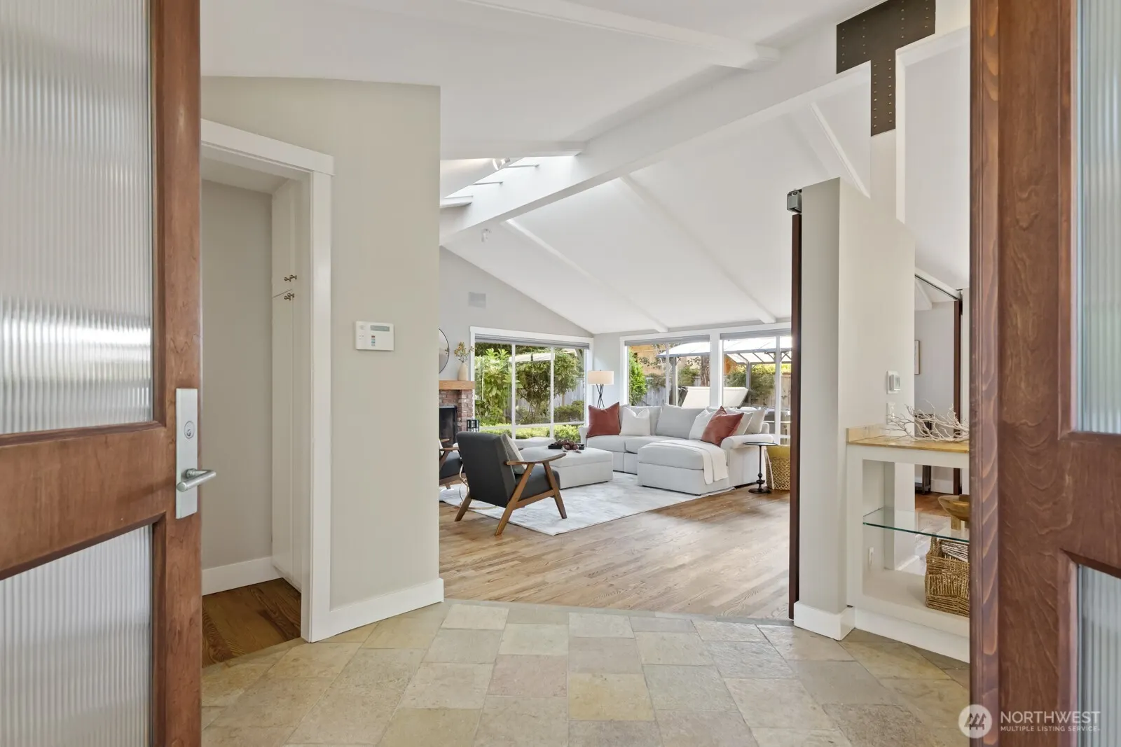 9712 50th Avenue SW, Seattle, WA 98136-2725