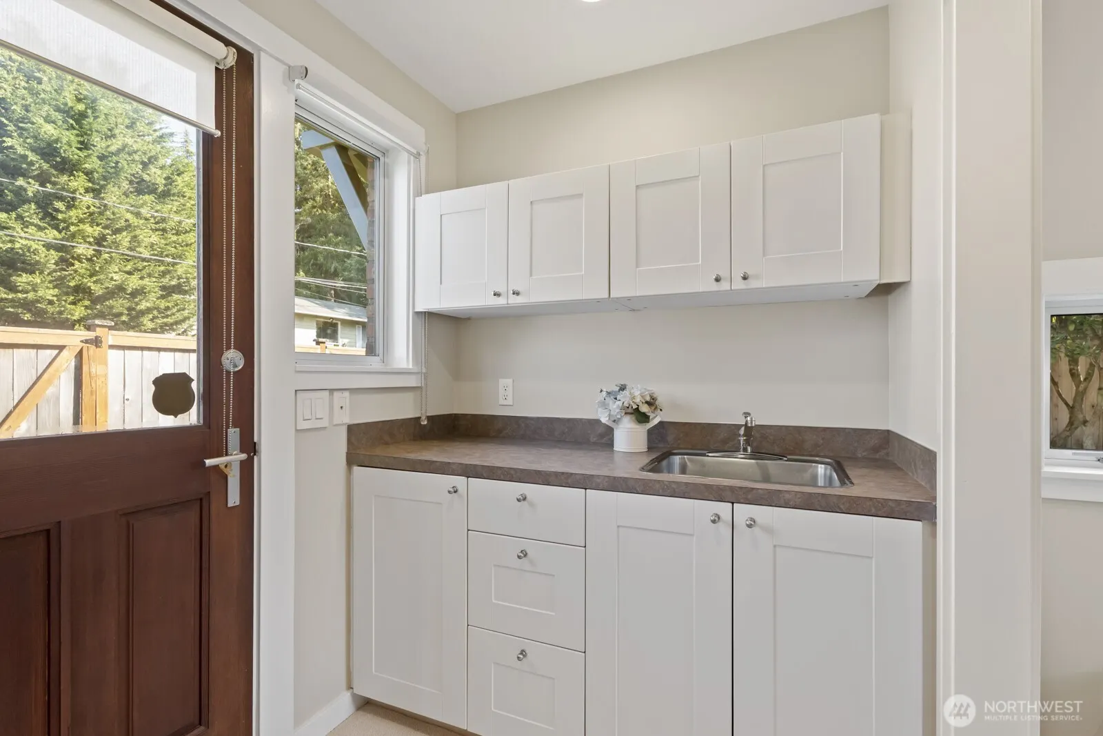 9712 50th Avenue SW, Seattle, WA 98136-2725