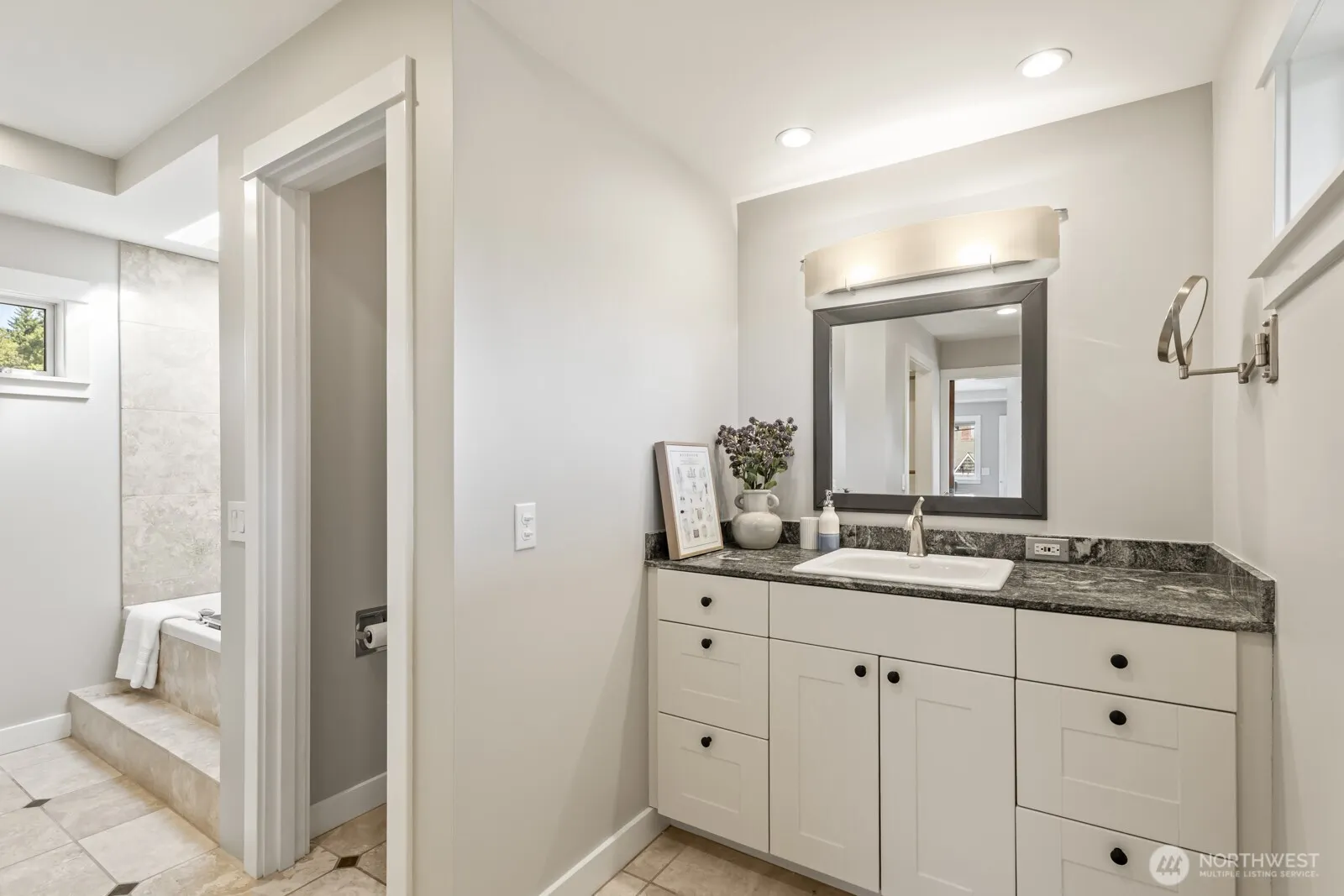9712 50th Avenue SW, Seattle, WA 98136-2725