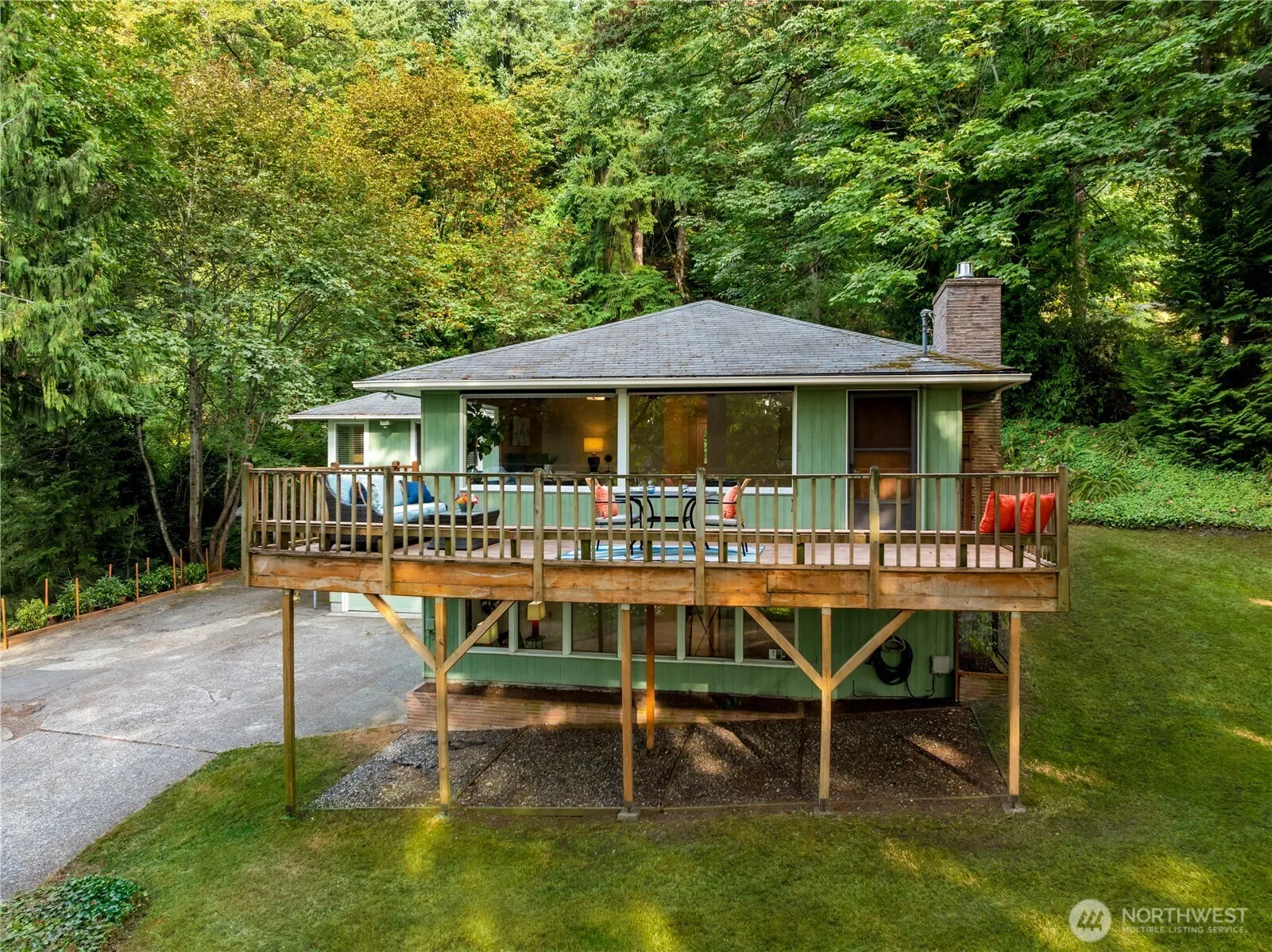 2008 E Lake Sammamish Parkway NE, Sammamish, WA 98074