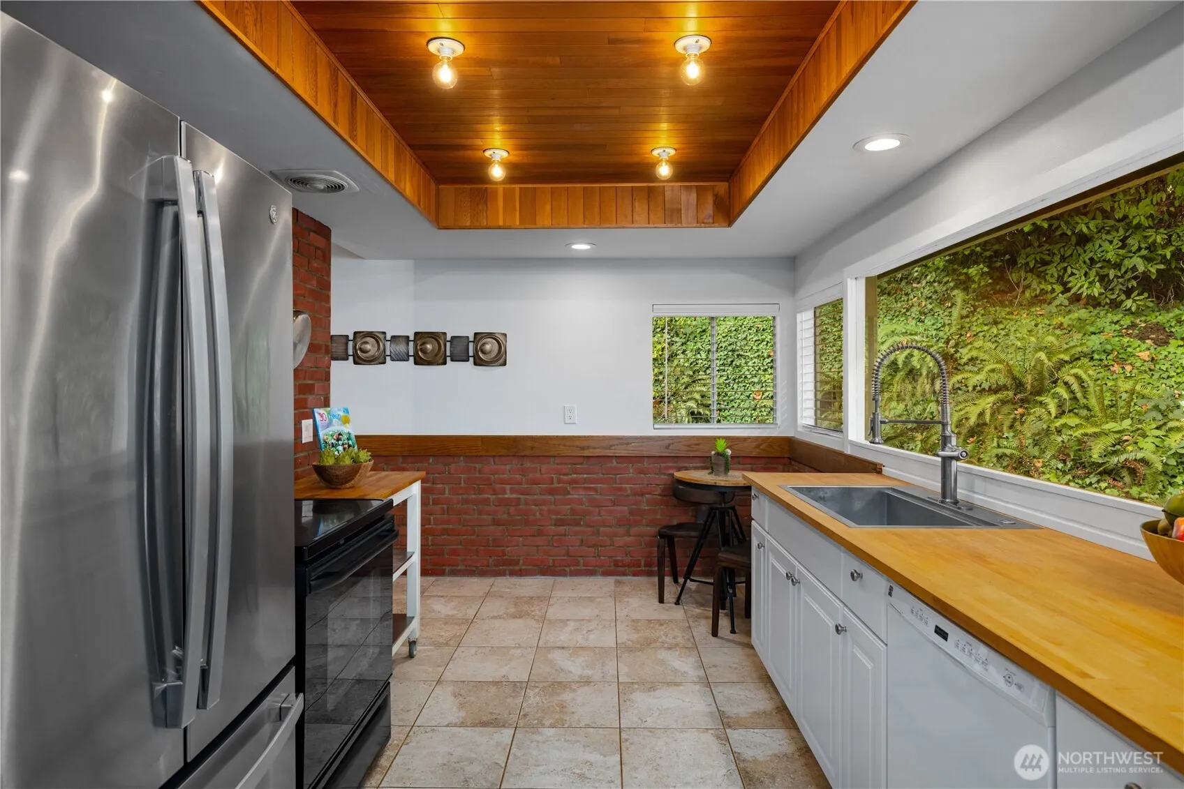 2008 E Lake Sammamish Parkway NE, Sammamish, WA 98074