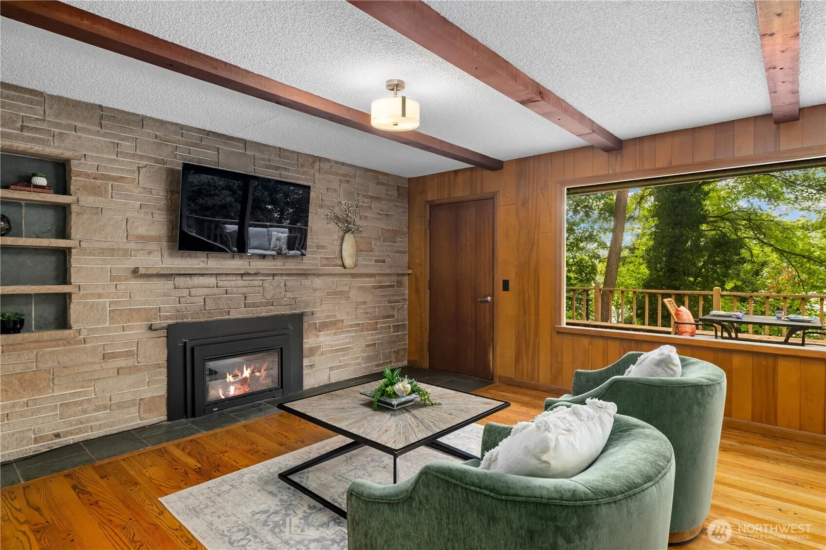 2008 E Lake Sammamish Parkway NE, Sammamish, WA 98074