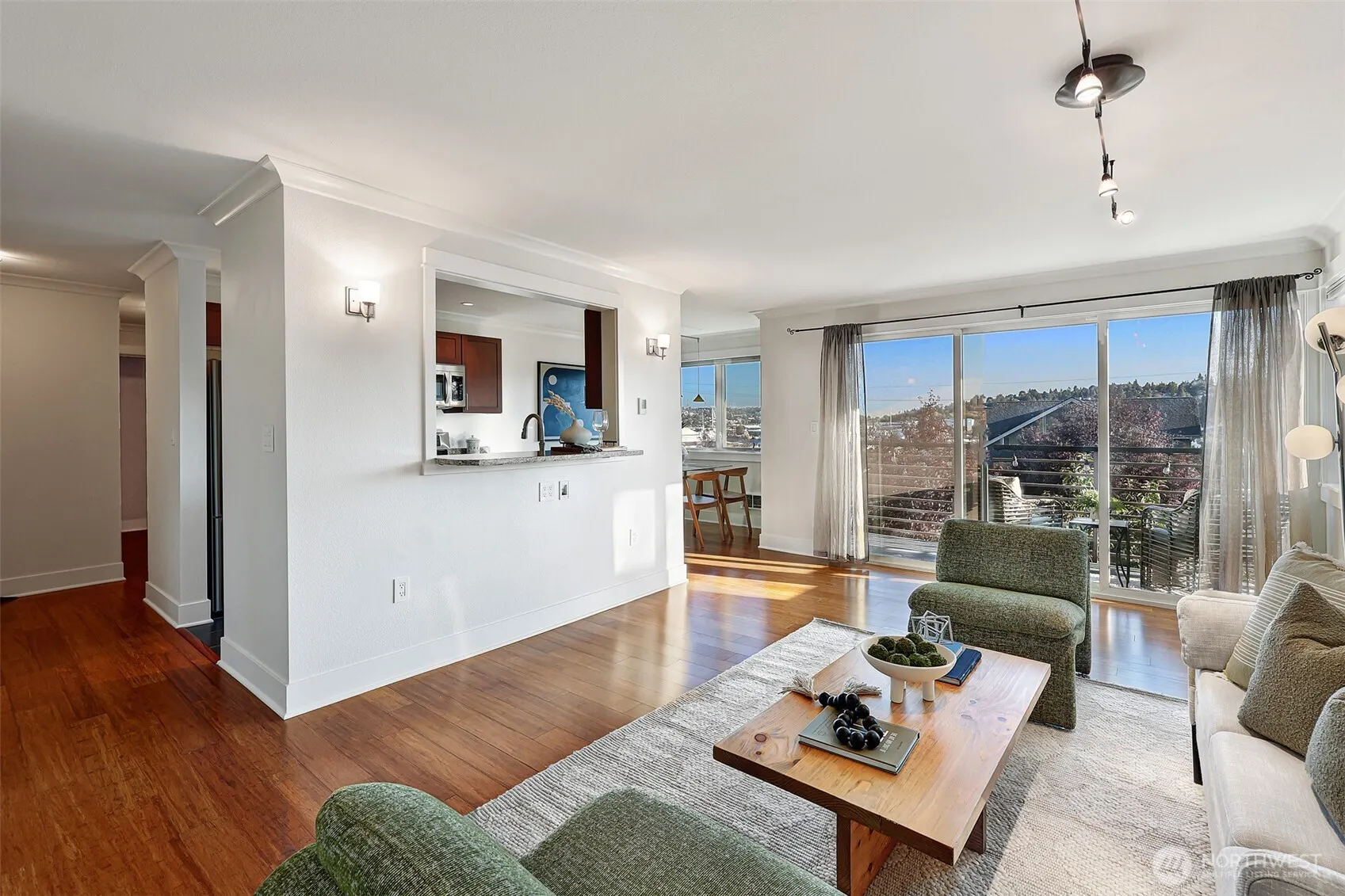 2830 NW 56th Street #303, Seattle, WA 98107