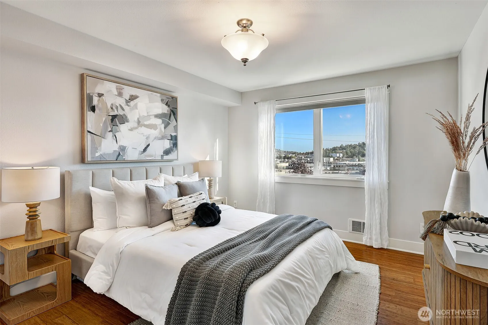 2830 NW 56th Street #303, Seattle, WA 98107