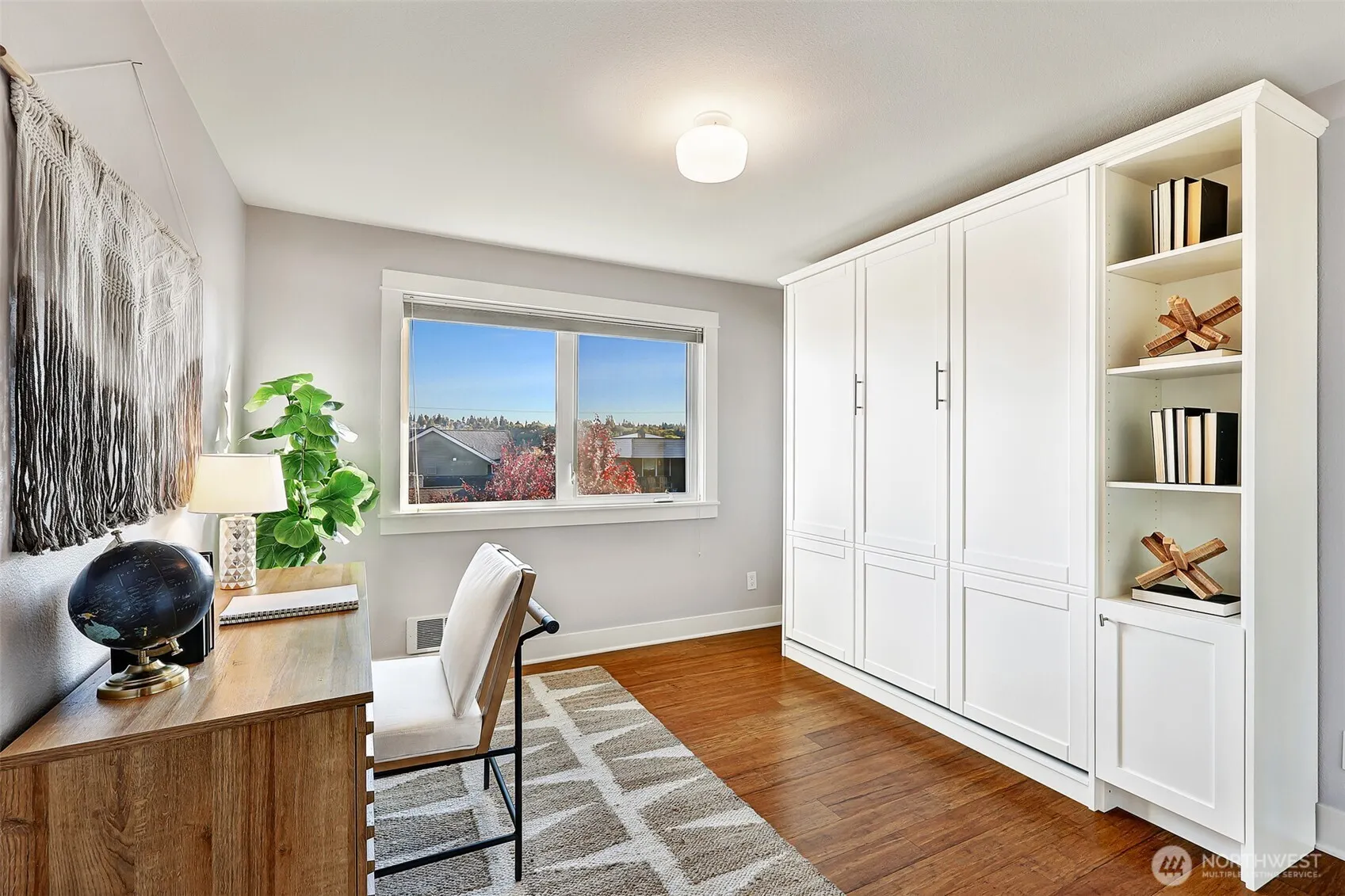 2830 NW 56th Street #303, Seattle, WA 98107