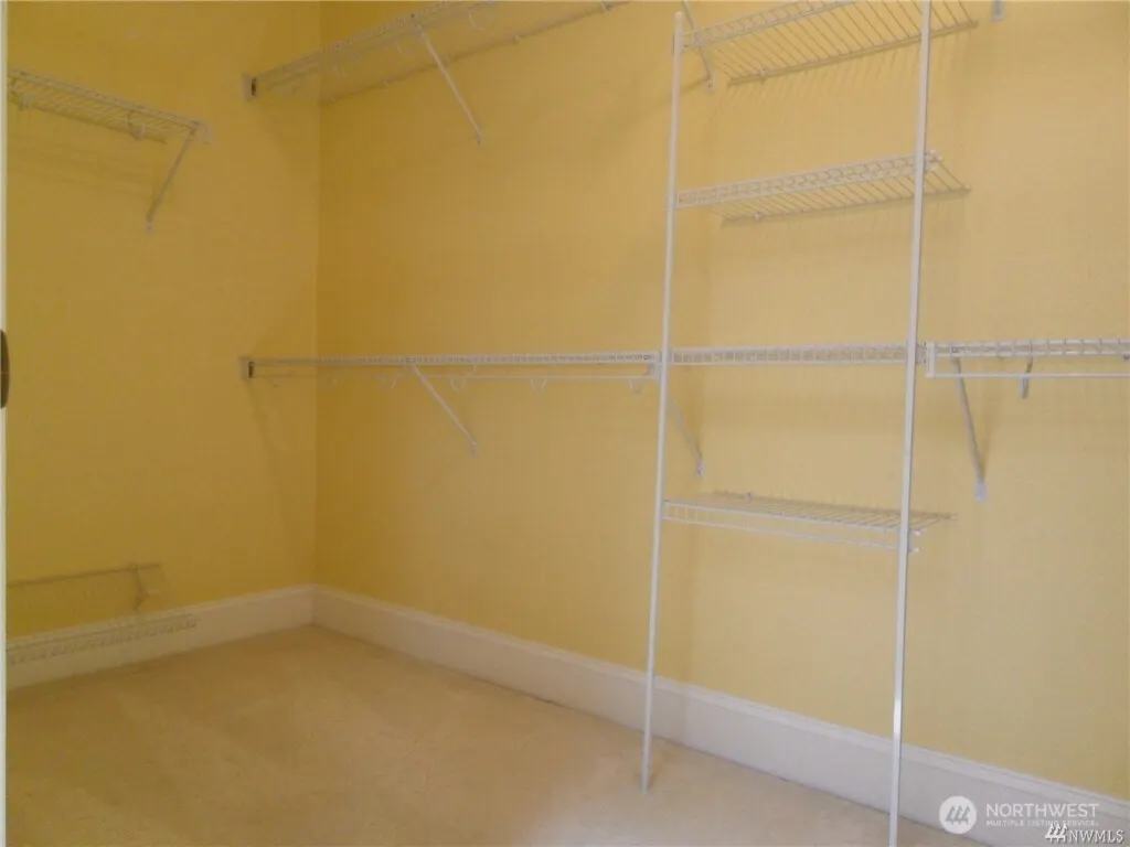 1105 106th Avenue SE, Bellevue, WA 98004
