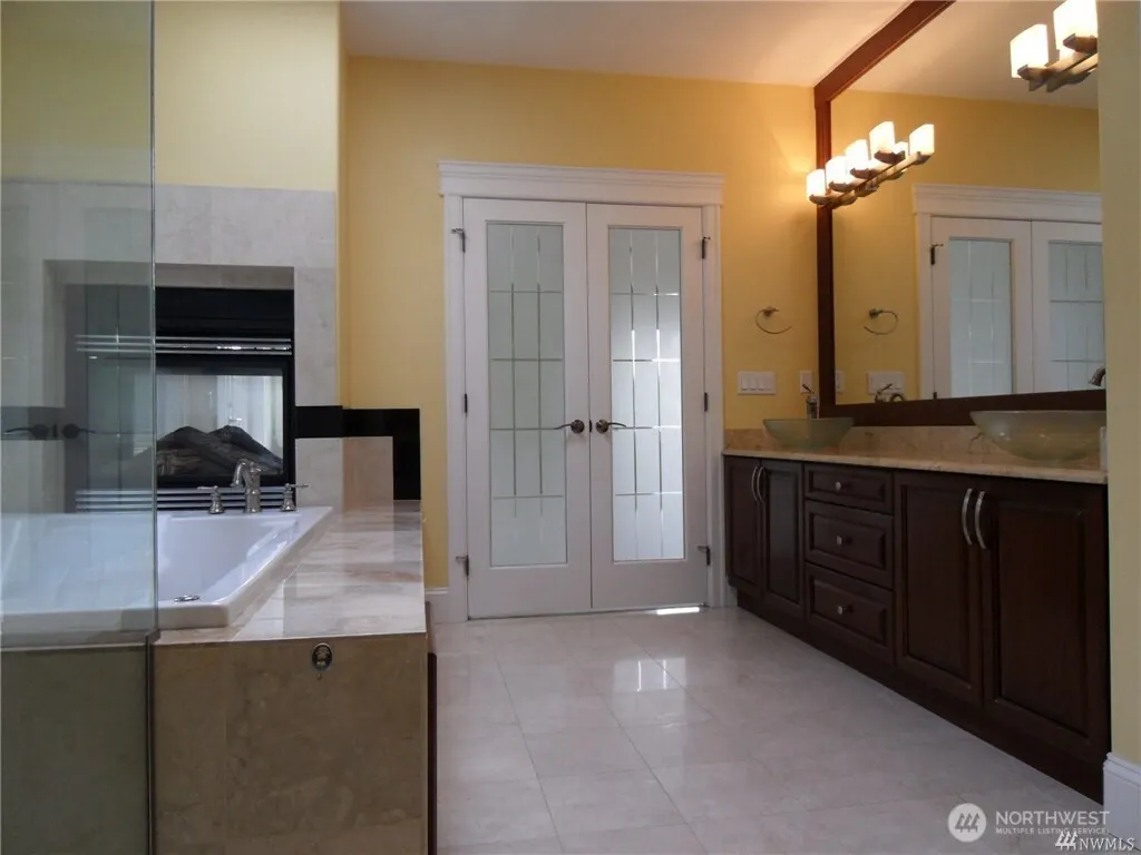 1105 106th Avenue SE, Bellevue, WA 98004