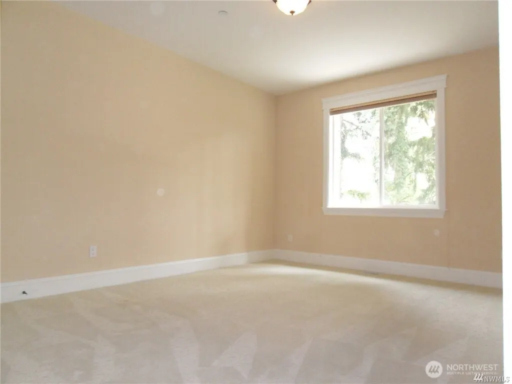 1105 106th Avenue SE, Bellevue, WA 98004