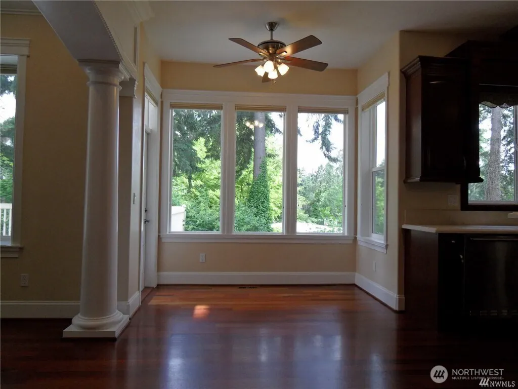 1105 106th Avenue SE, Bellevue, WA 98004