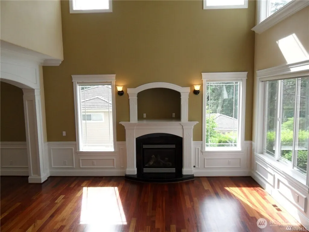 1105 106th Avenue SE, Bellevue, WA 98004