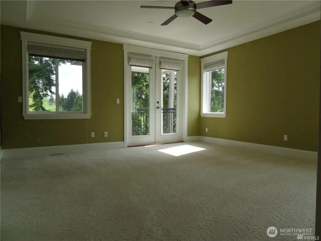 1105 106th Avenue SE, Bellevue, WA 98004