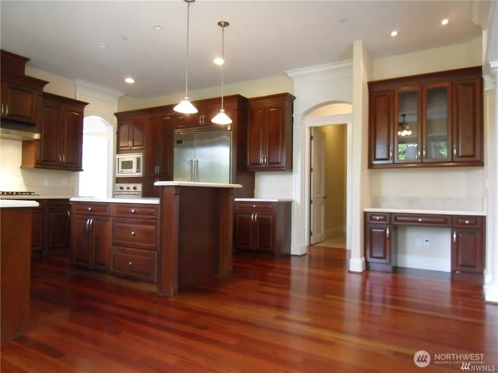 1105 106th Avenue SE, Bellevue, WA 98004